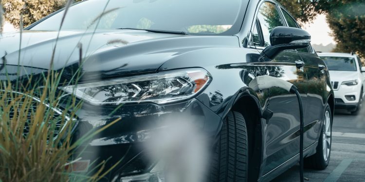 Réaliser Une Inspection D’entretien de Véhicule Électrique à Domicile au Maroc