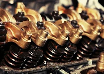 Comment Parler à Votre Garagiste de L’huile Pour Votre Moteur au Maroc