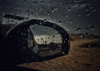 Comment Enlever Les Taches D’eau De La Voiture