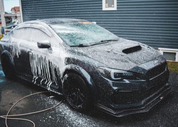 Puis-Je Utiliser Du Shampoing Pour Laver Ma Voiture?