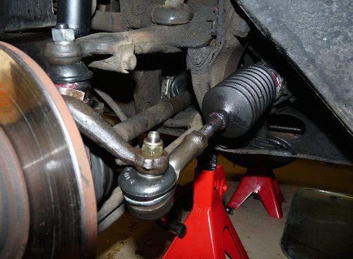 Comment La Conduite Avec Une Rotule De Direction Défectueuse Peut-Elle Affecter Votre Expérience De Conduite?