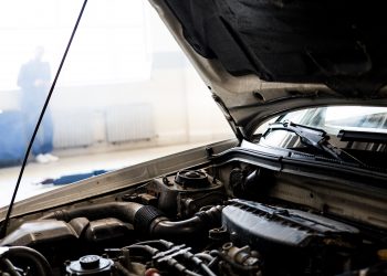 5 Problèmes De Voiture Que Vous Ne Devriez PAS Résoudre Vous-Même