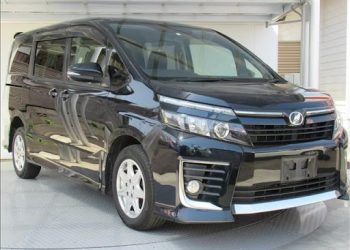 Toyota Voxy 2016