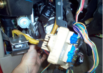 Comment Repérer un Relais de Clignotant Défectueux