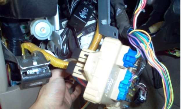 Comment Repérer un Relais de Clignotant Défectueux