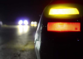 Clignotant qui Clignote Trop Vite ? (Causes et Comment Réparer)