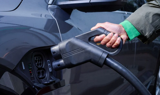 Comment les Conditions Météorologiques Affectent la Durée de vie des Batteries des Voitures Électriques