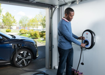 Comment Éviter la Surcharge ou la Sous-Charge de la Batterie de Votre Véhicule Électrique