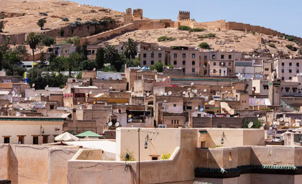 Découvrez Fès : 10 Lieux Incontournables à Visiter