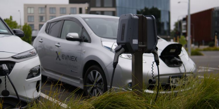 Où Trouver les Meilleures Bornes de Recharge pour Voitures Électriques au Maroc