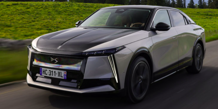 DS N°8 2025 : L’Artisanat Français de Luxe Électrique s’invite sur les Routes