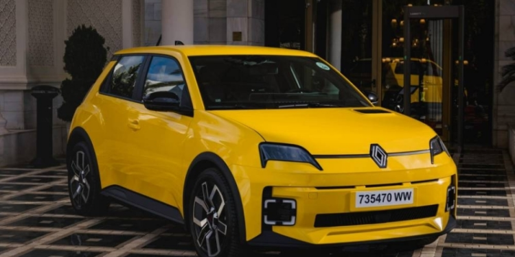 La Nouvelle RENAULT 5 E-Tech Électrique Débarque au Maroc : L&rsquo;Icône Rétro-Futuriste Réinventée