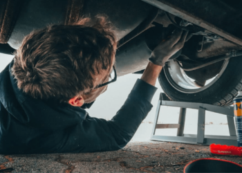 5 Erreurs de Maintenance Auto que Font les Marocains (Et Comment les Éviter)
