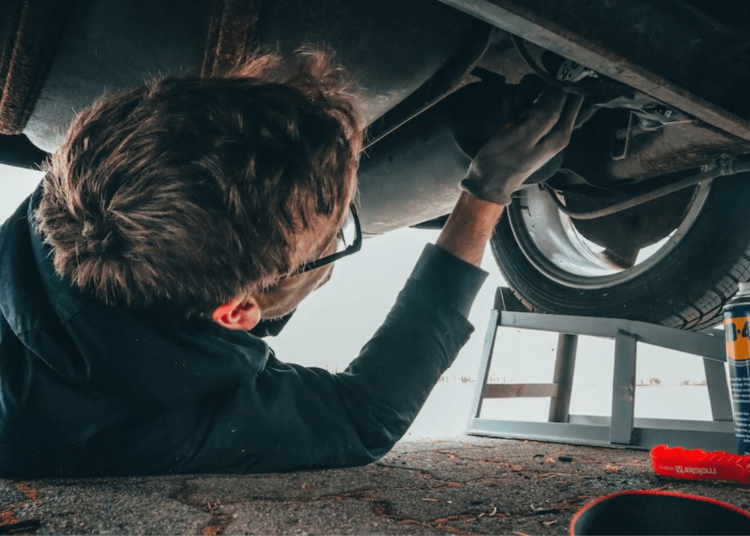 5 Erreurs de Maintenance Auto que Font les Marocains (Et Comment les Éviter)
